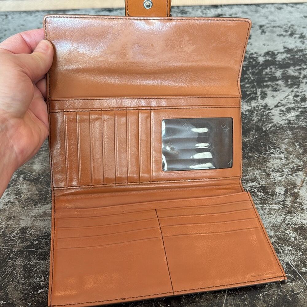 Kenneth Cole Caramel Patent Leather Wallet - Picture 4 of 7
